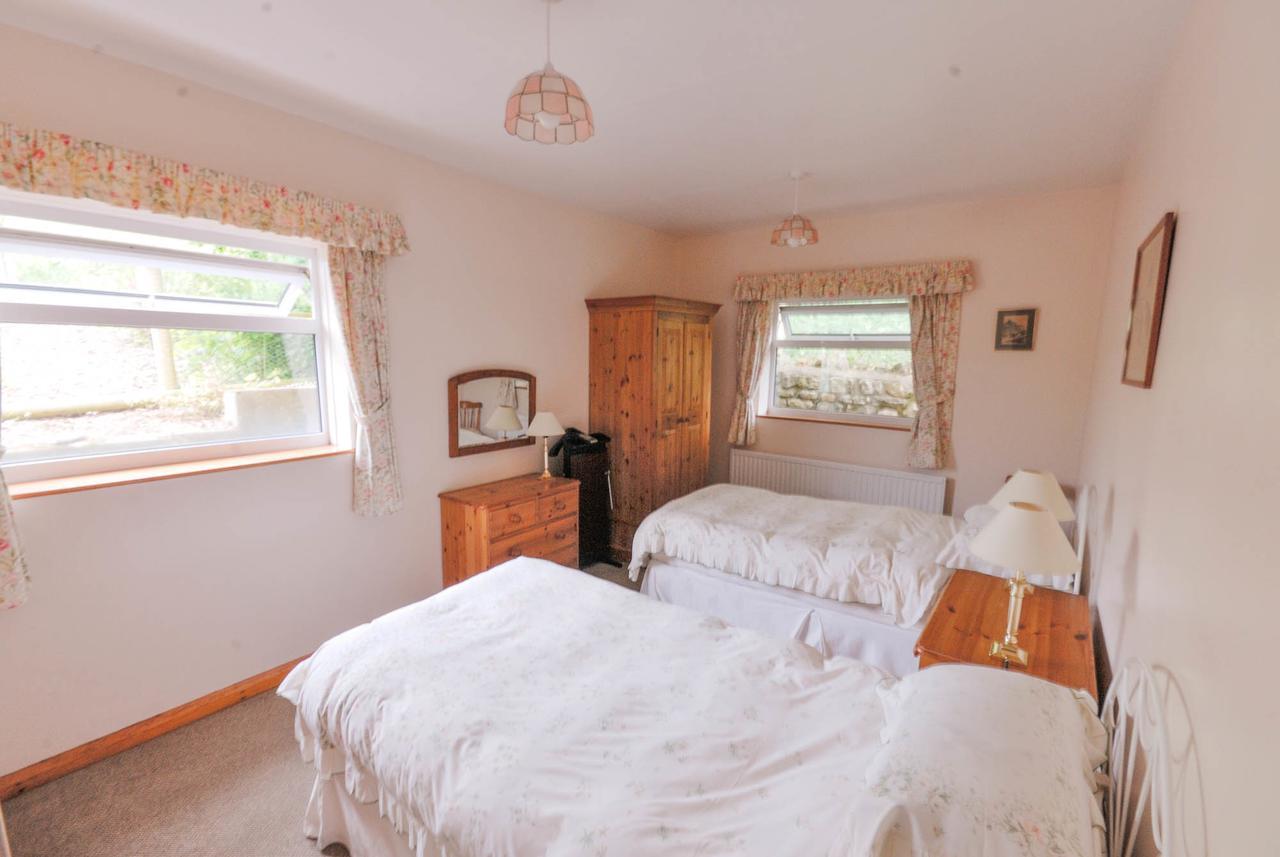 Greyfield Farm Cottages Farmborough المظهر الخارجي الصورة