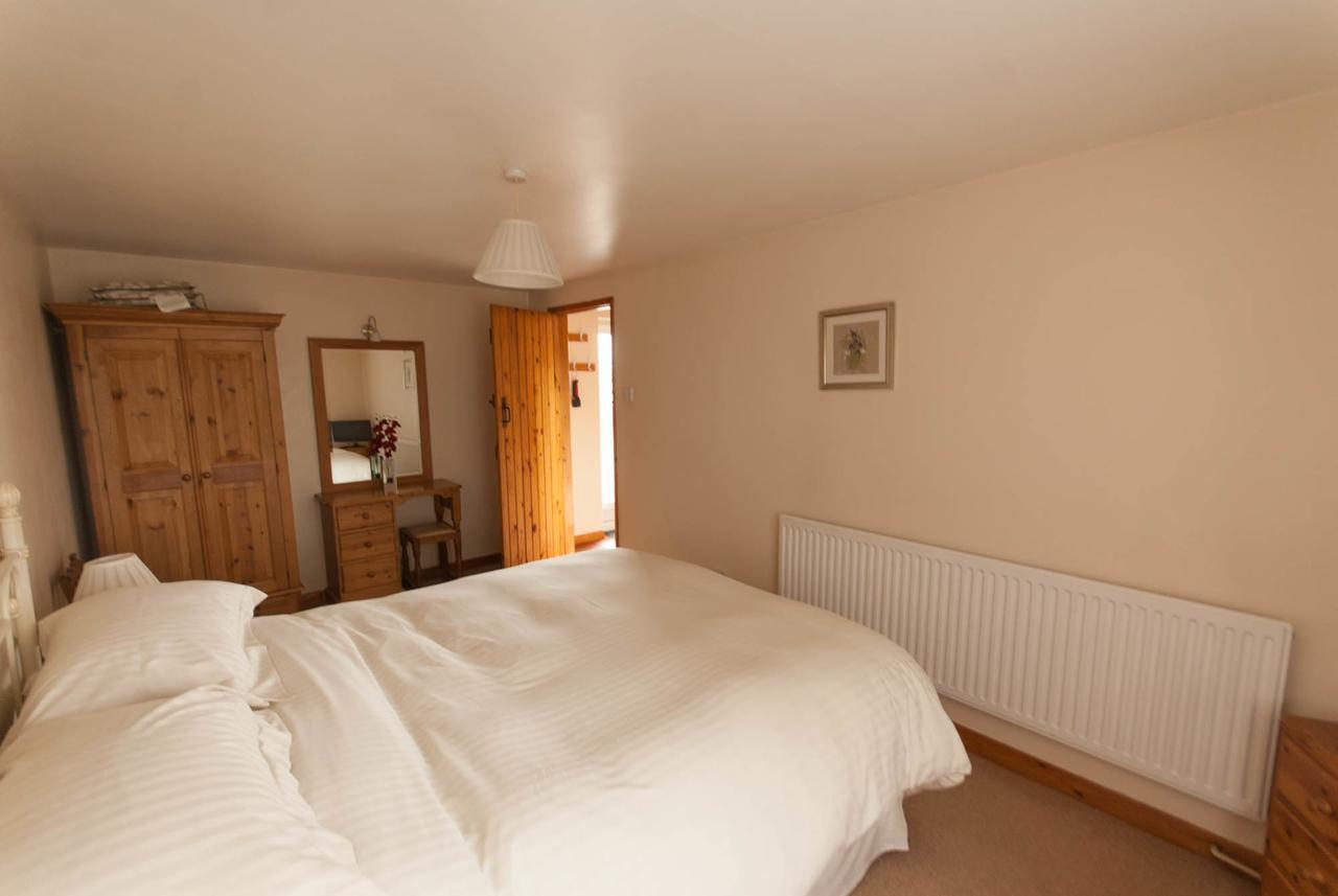 Greyfield Farm Cottages Farmborough المظهر الخارجي الصورة